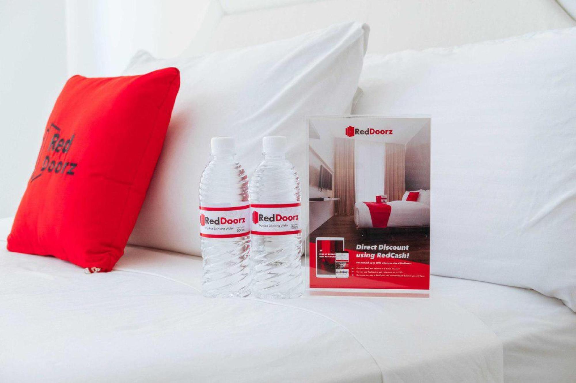 Guest house Reddoorz Near Ciputra Golf