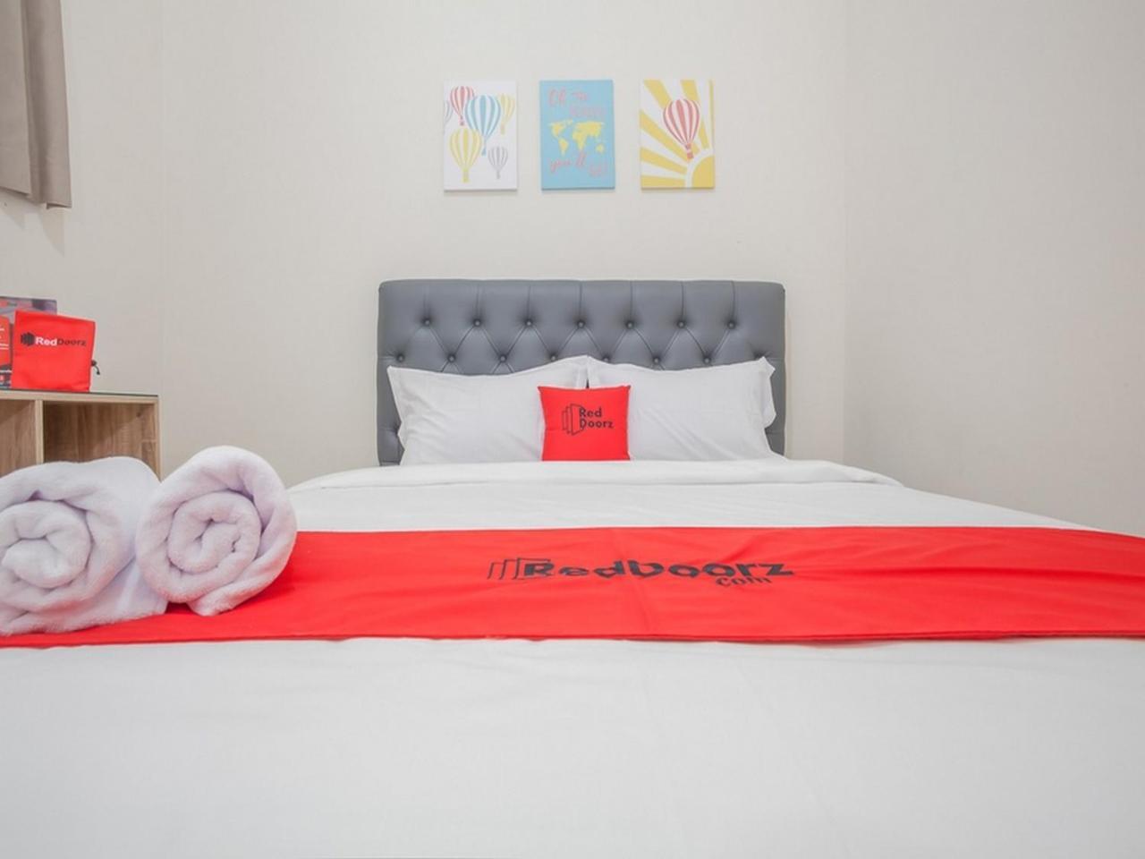 Guest house Reddoorz Near Ciputra Golf 2*